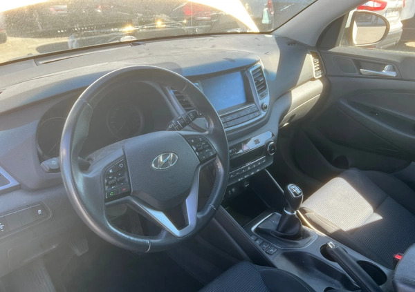 Hyundai Tucson cena 51900 przebieg: 106000, rok produkcji 2016 z Krzywiń małe 67